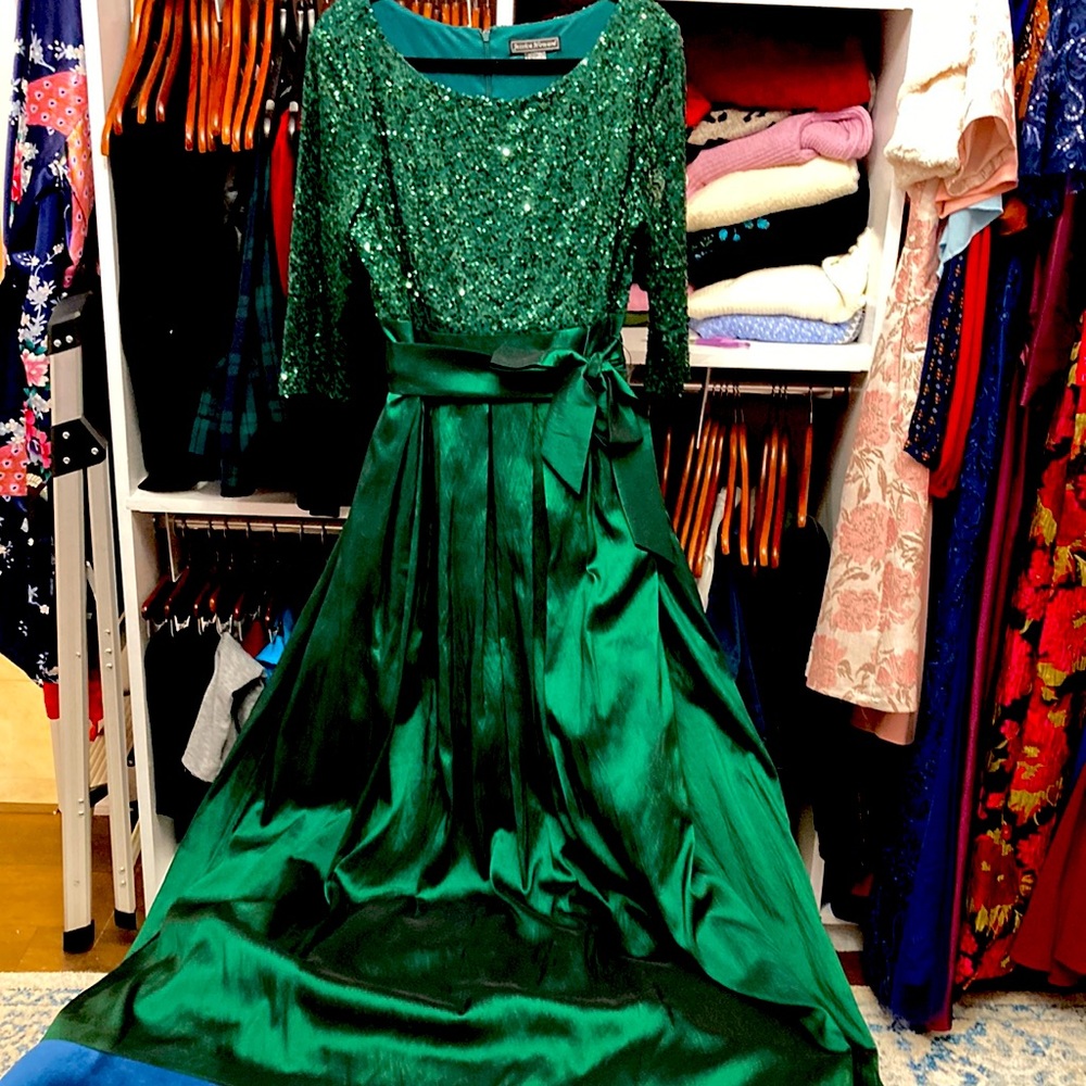 Jessica Howard 16 Emerald Green Sequined Taffeta Gown w/Pockets!!!